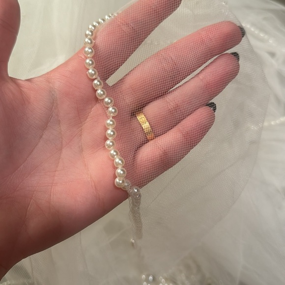 EnVOGUE Beaded Pearl Cathedral Length Wedding Veil - Picture 7 of 11